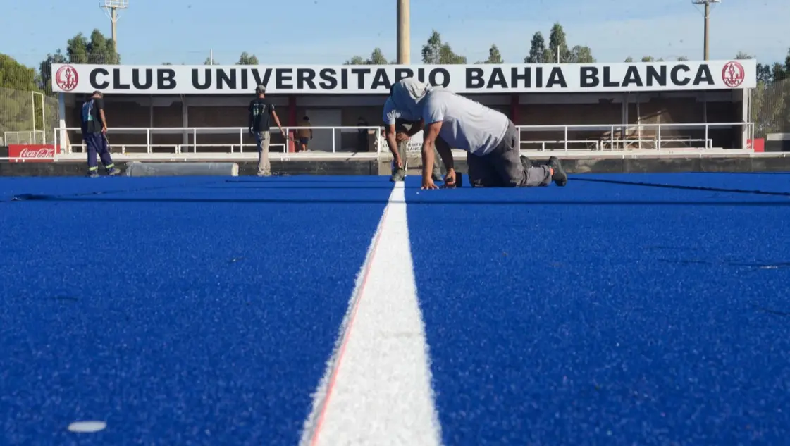 ¡Noche histórica! Inauguramos la primera cancha de hockey sobre agua de Bahía Blanca